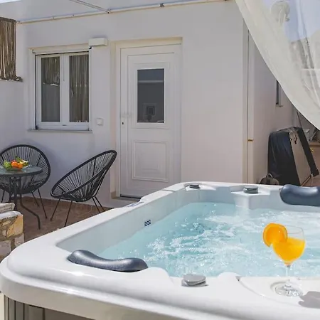 Irini's Earth House With Jacuzzi