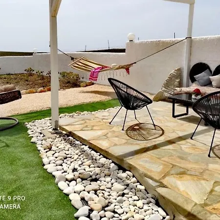 Irini's Earth House With Jacuzzi