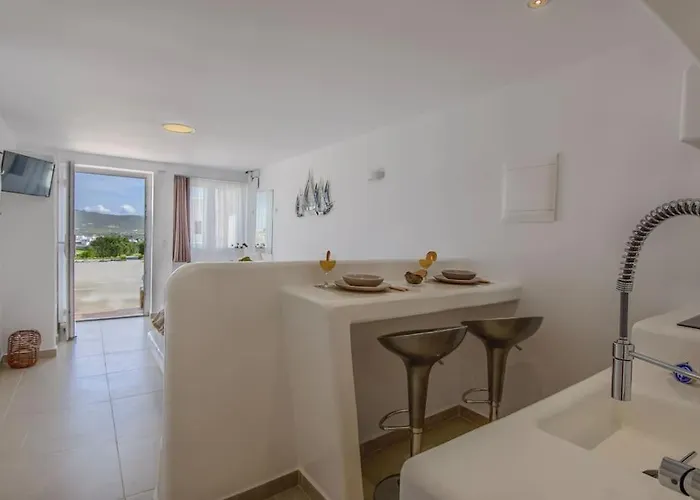 Irini's Earth House With Jacuzzi شقة